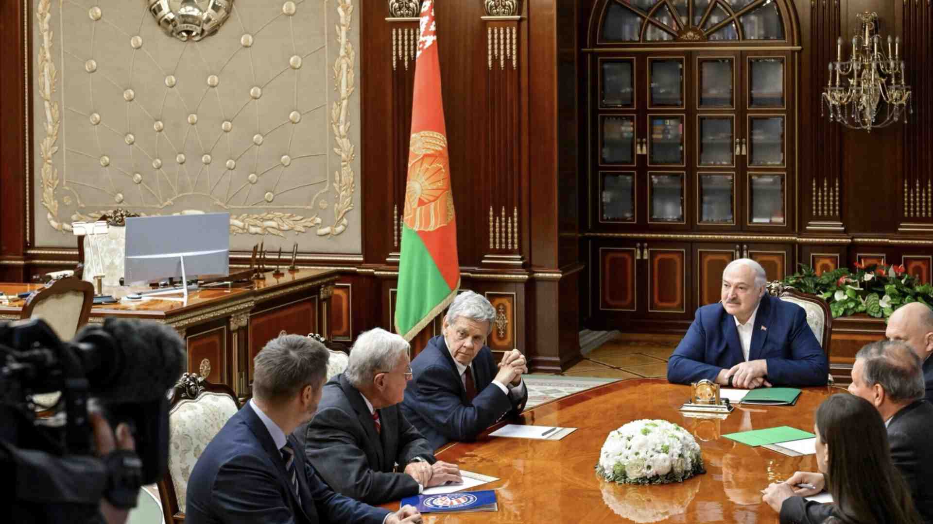 Trump vuole usare Lukashenka per parlare con Mosca