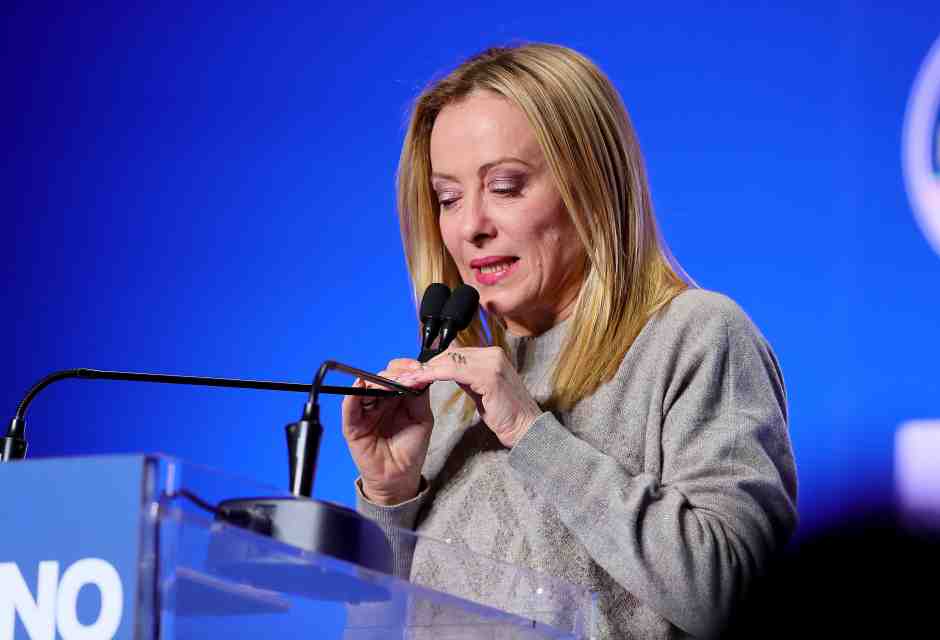 Meloni contro gli smemorati della Privacy. "Il Garante nominato da Pd-M5s". Il duello è con Manfredi. Il nodo gas