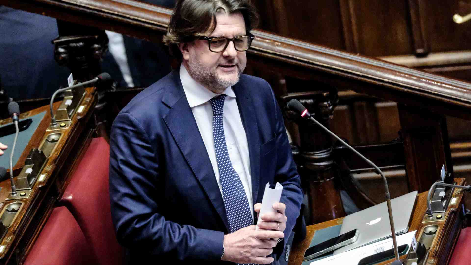 Pace tra governo e Bankitalia. “Panetta è superpartes. Nella audizione non ci sono giudizi politici”, dice Osnato (FdI)