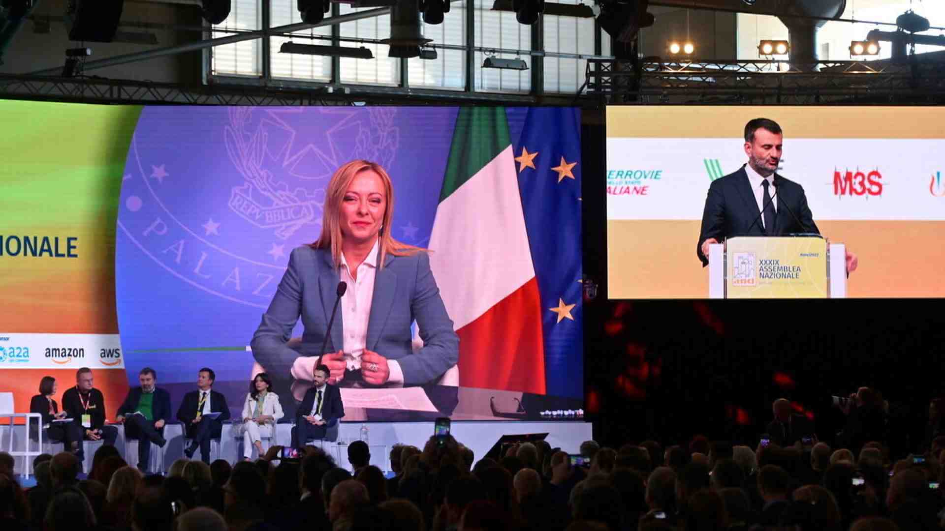 “Nessuno si arrenda al declino dei nostri borghi”, dice Giorgia Meloni all'Anci