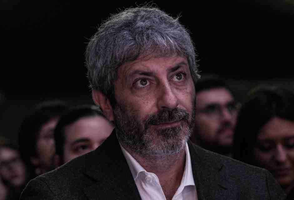 La gioiosa navigazione di Fico (con yacht) nel mare della lotta contro gli anti casta