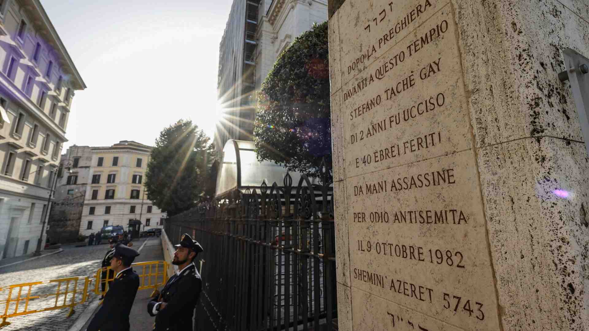 Pertini e Lotta Continua ai funerali di Stefano Gaj Taché