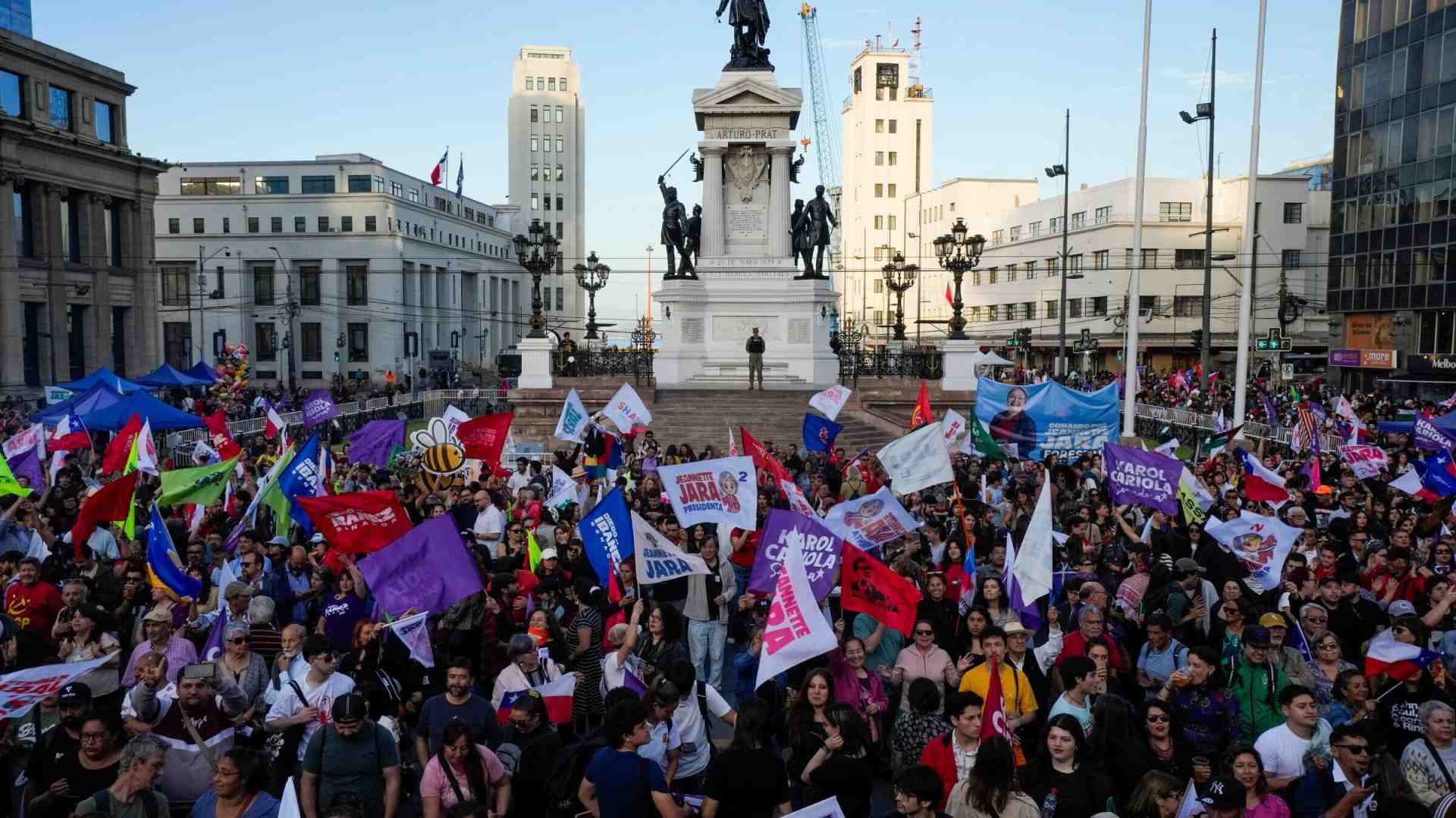 La Carrà, il rap, il passato. Così il Cile al voto si divide tra una comunista e una destra dura