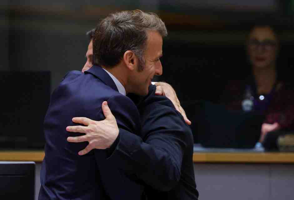 E adesso Zelensky torna a Parigi