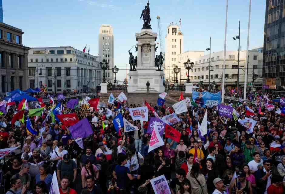 La Carrà, il rap, il passato. Così il Cile al voto si divide tra una comunista e una destra dura