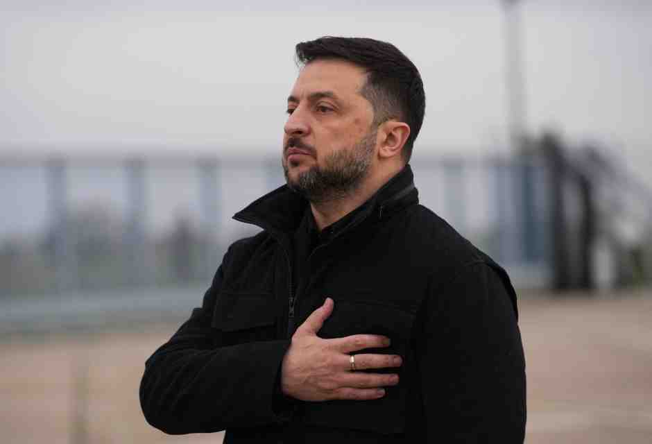 Zelensky amputato del suo braccio destro