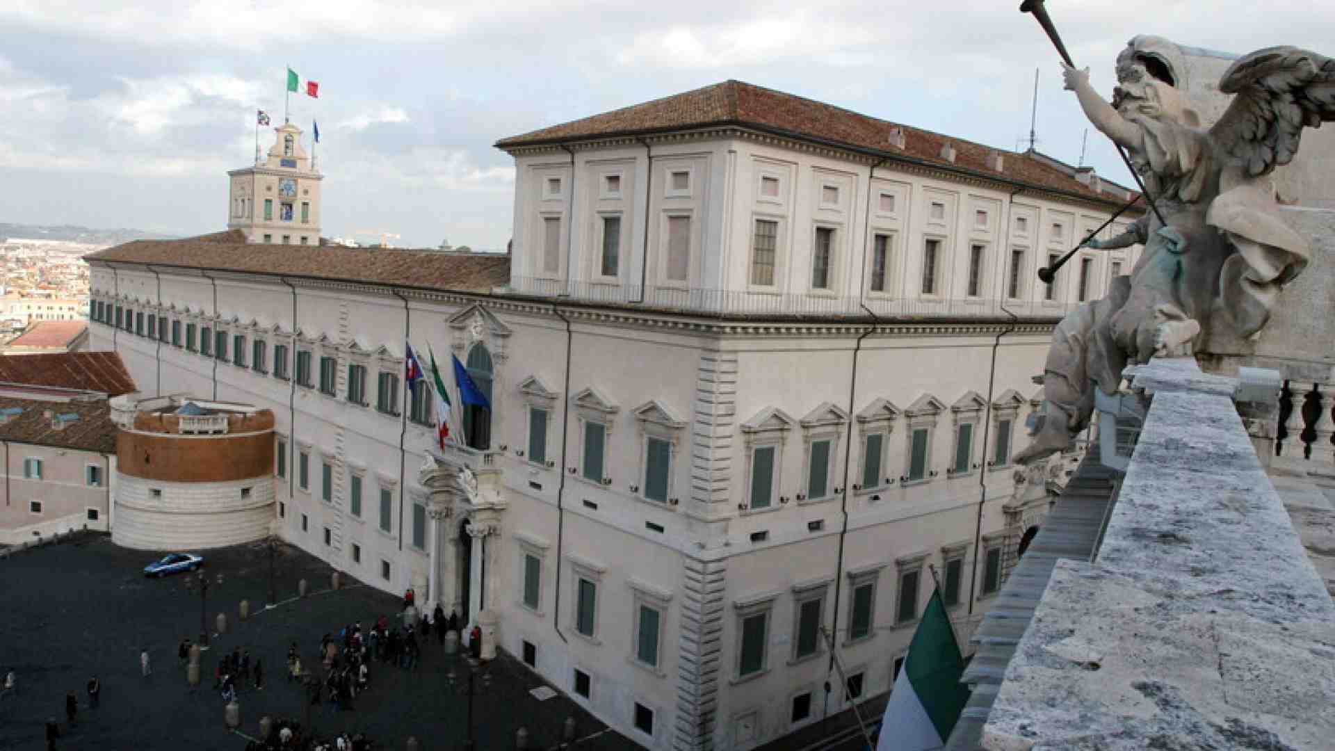 Il Quirinale non rischia a palazzo, ma nei salotti satolli di vino e lasagnette