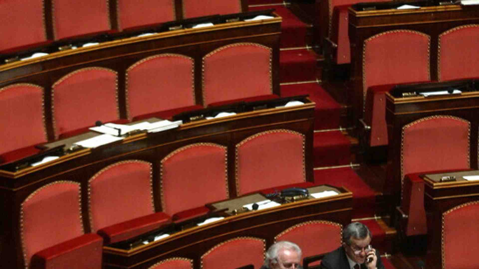 A tanti astenuti tante sedie vuote in Parlamento. Una modesta proposta