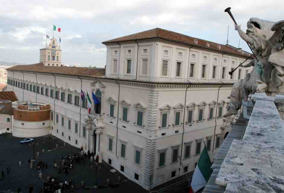 Il Quirinale non rischia a palazzo, ma nei salotti satolli di vino e lasagnette