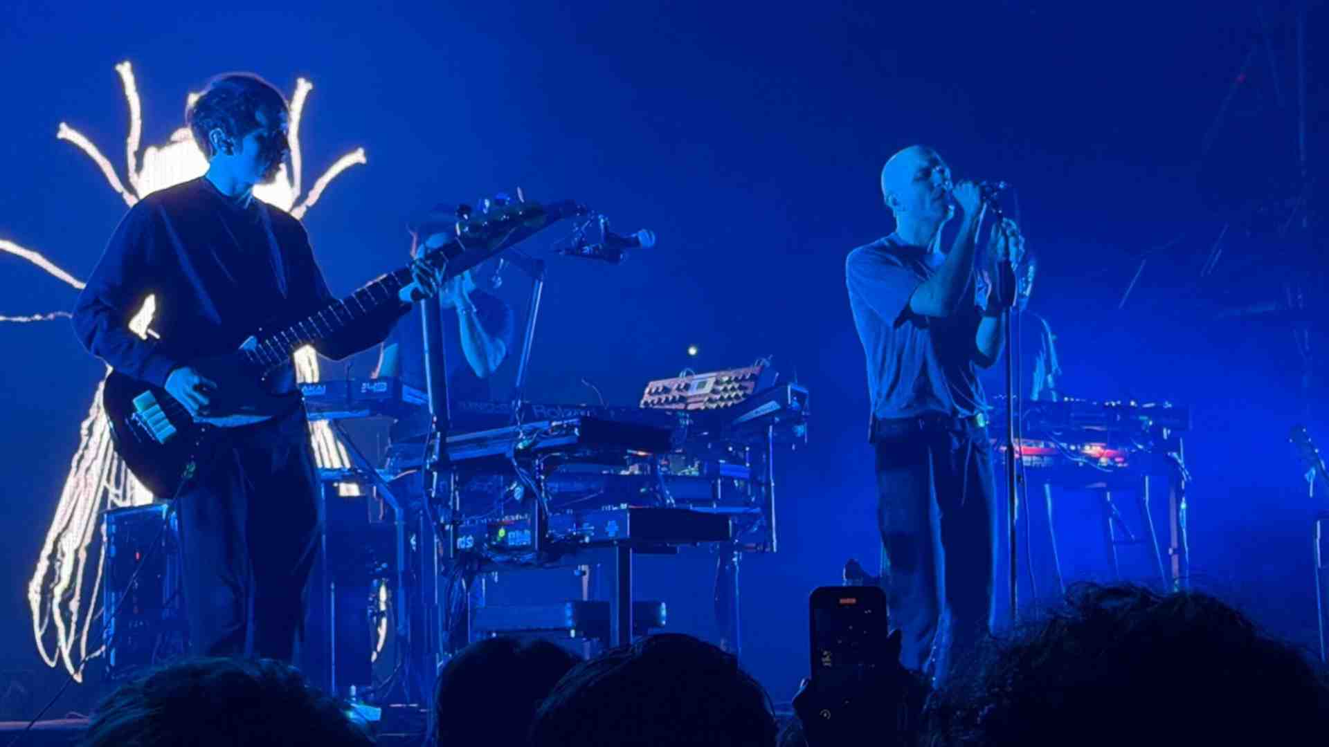 Ai piedi del palco dei Cani la rivoluzione non si fa più, ma ci si sente vivi