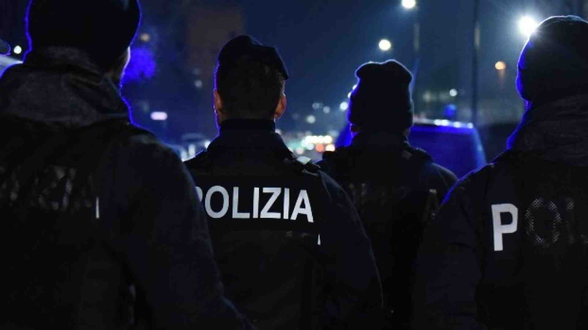 “A noi donne basta uno sguardo”. Al nostro orizzonte civile e a certi politici, no