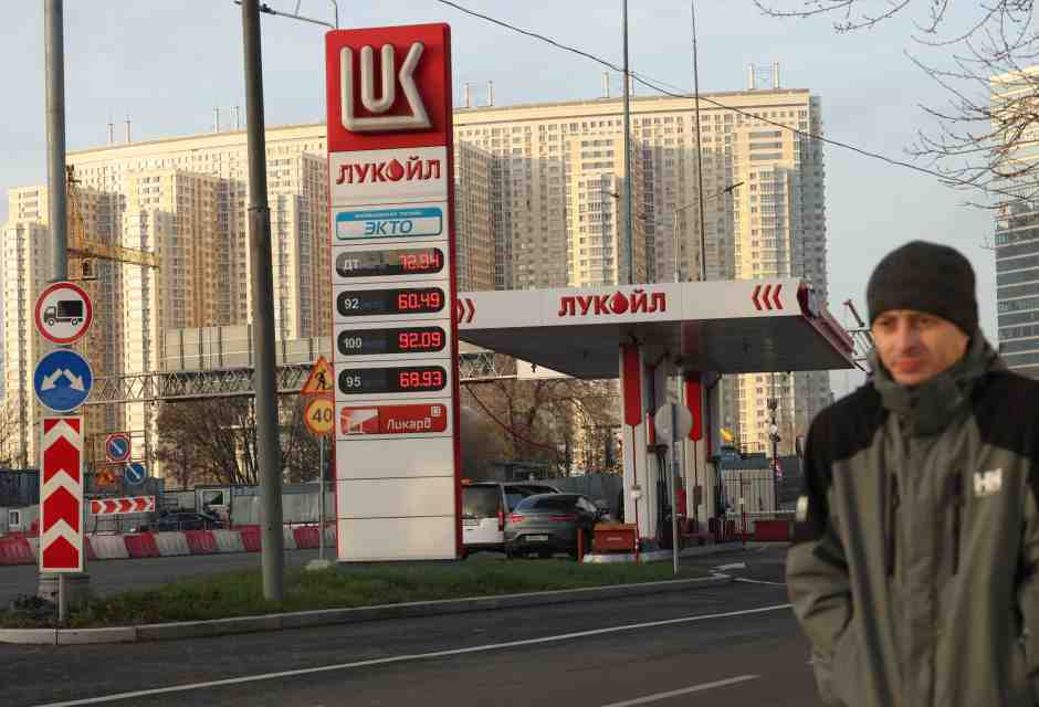 Il maggiore acquirente indiano di petrolio russo ferma le importazioni. Le pressioni di Trump