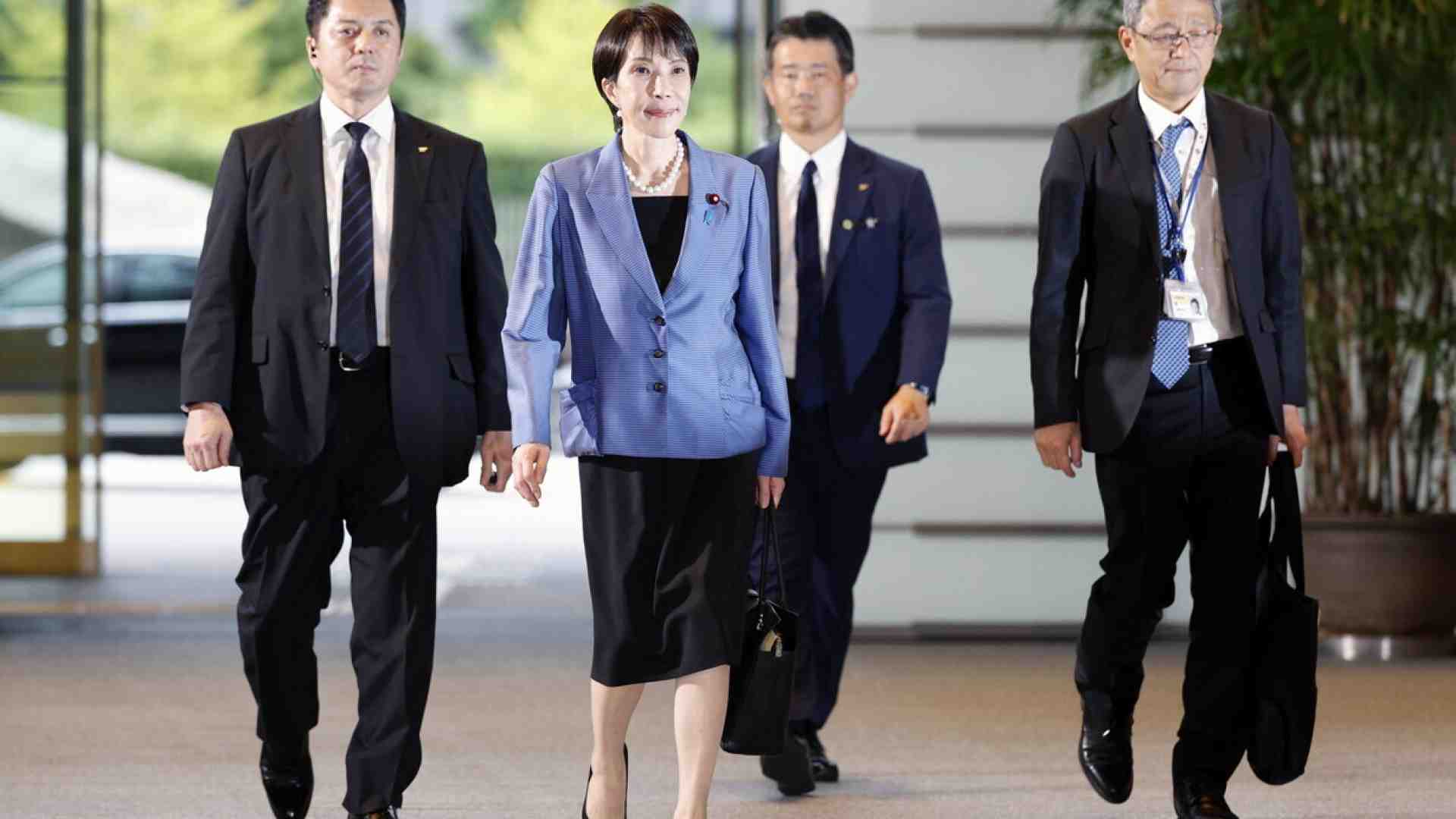 Grazie alla premier giapponese si riparla di borse famose e delle loro proprietarie “iconiche”