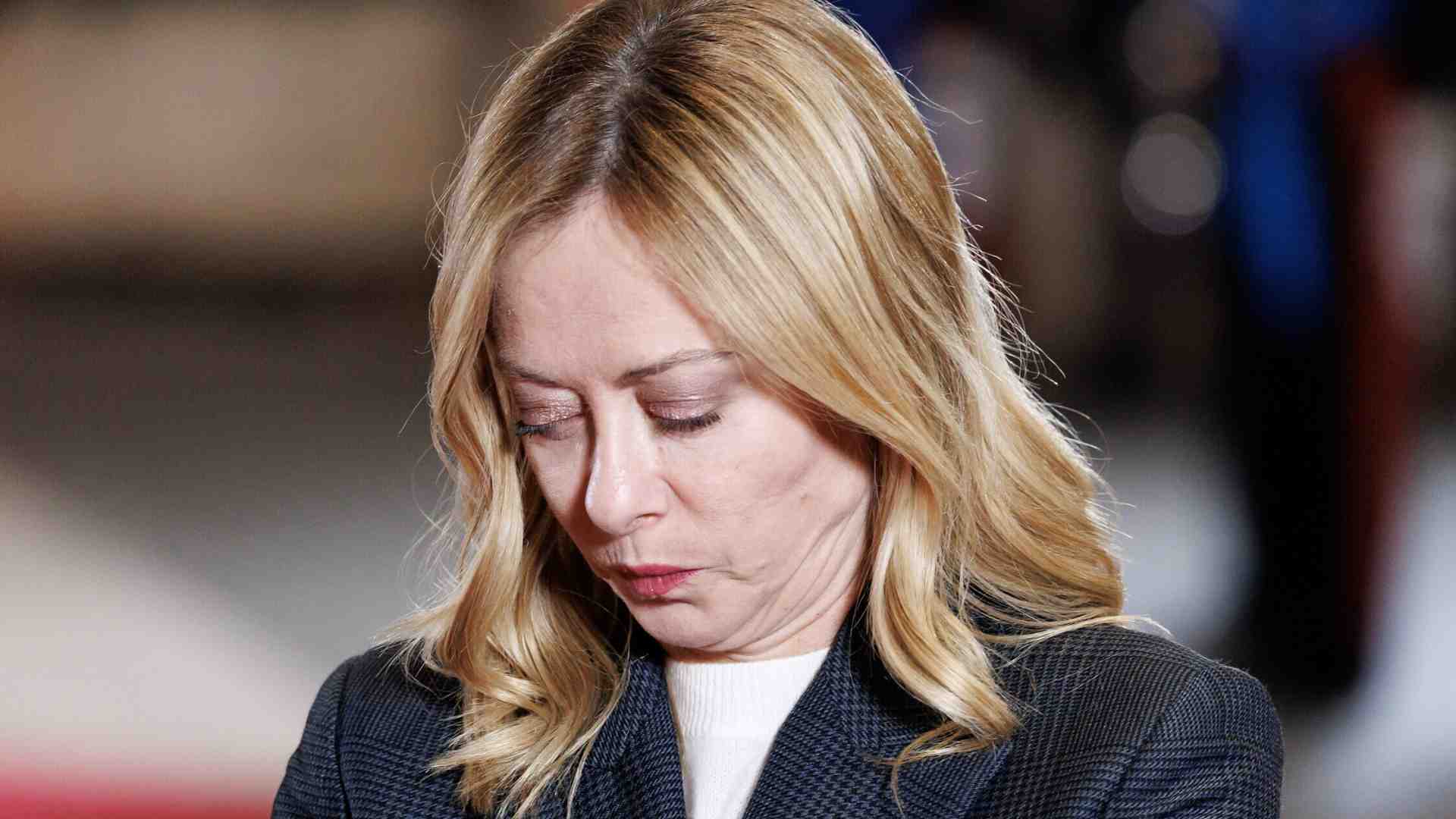 Meloni sul trapezio fra Ue e Trump. Asse con Merz sul piano di pace per l'Ucraina. Crosetto frena Salvini