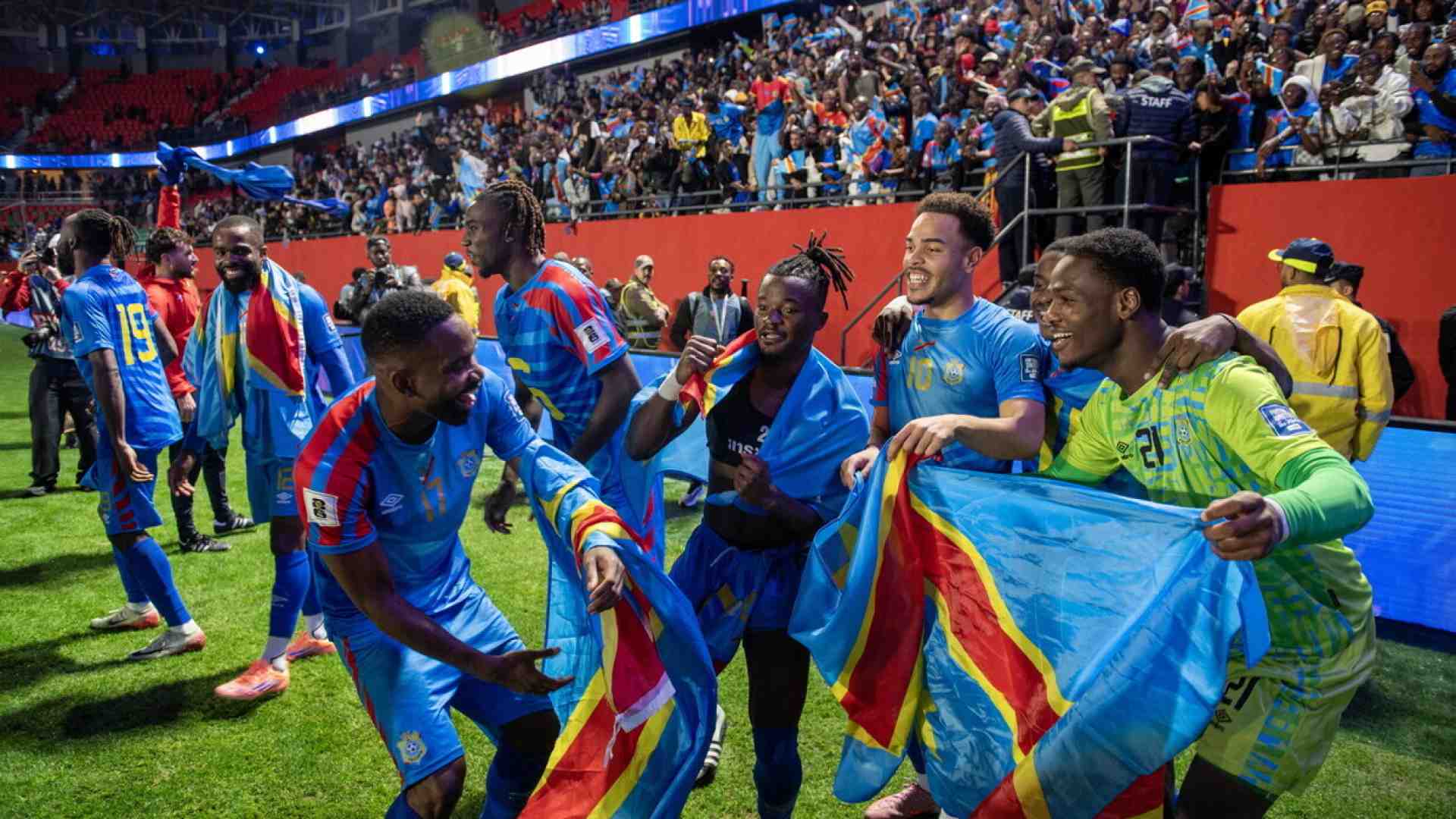 Al Mondiale tra riti voodoo, smartworking e scie chimiche