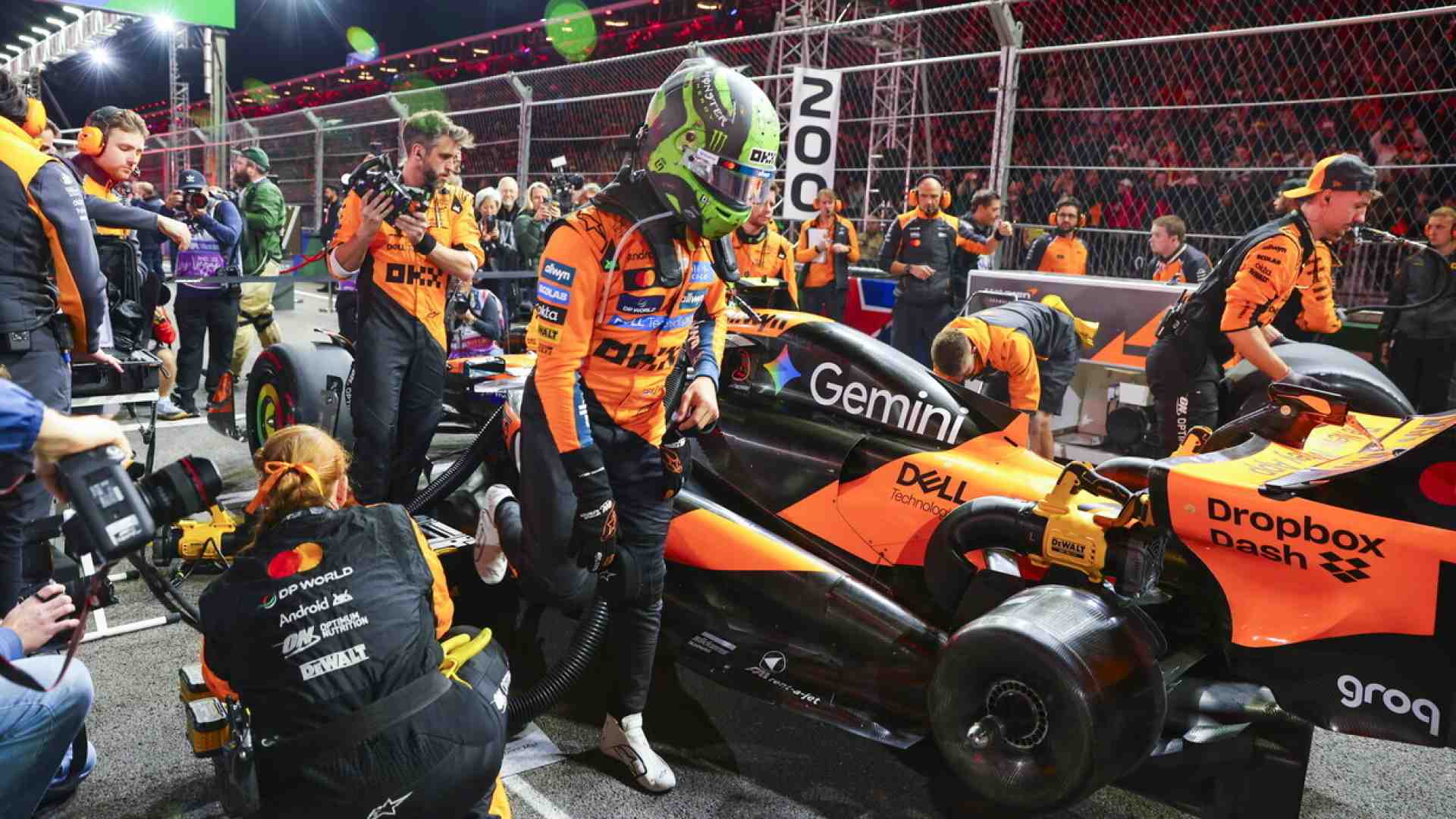 McLaren travolta dalle squalifiche. Si riapre il mondiale piloti