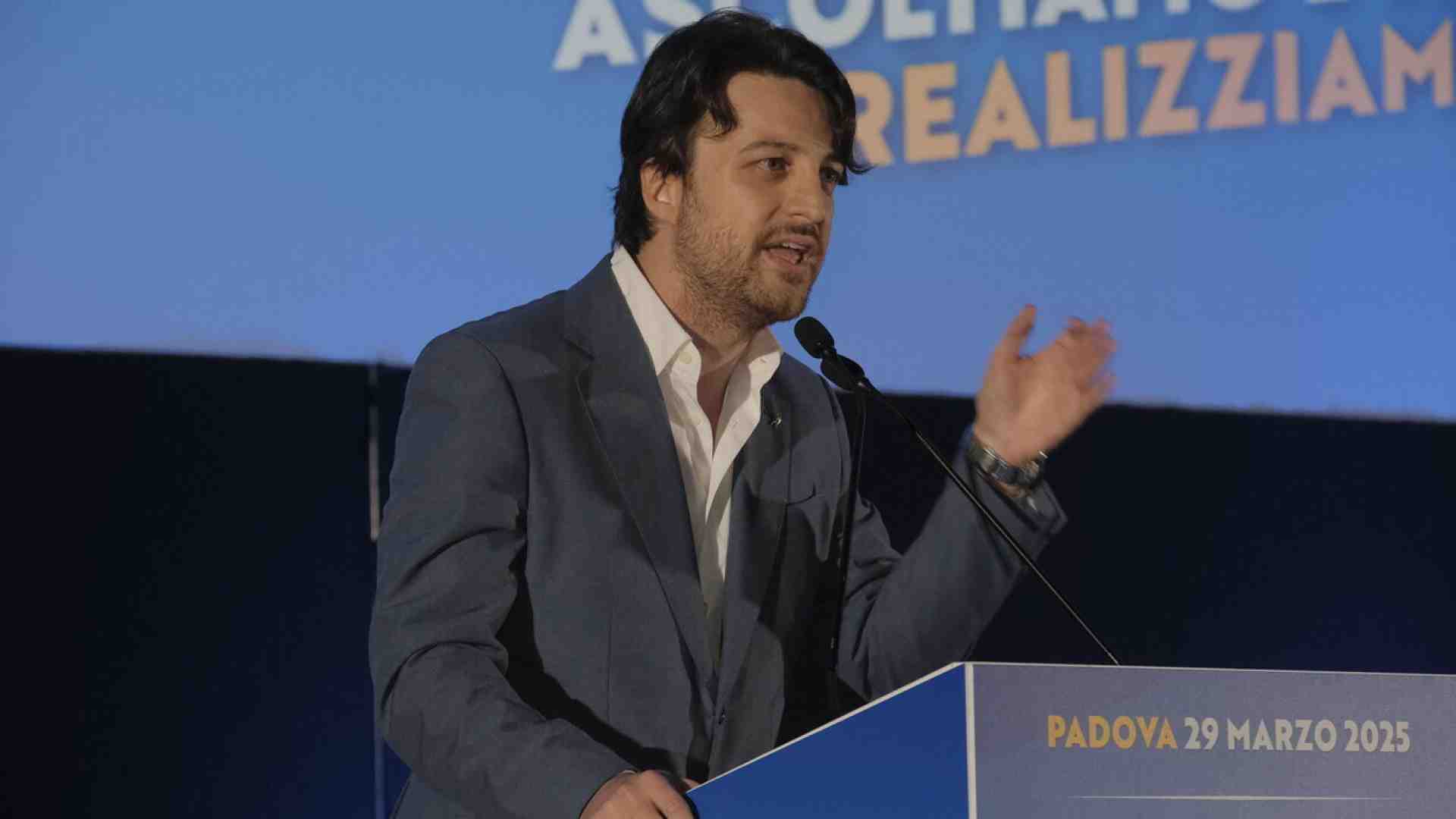 Zucche, Pmi e no ai violenti. Chi è Alberto Stefani, il nome del post-Zaia