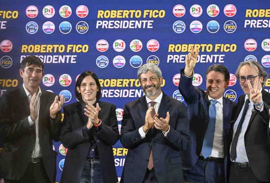 Il campo largo accorre da Fico e festeggia la vittoria in Campania: "Battuto il governo Meloni"