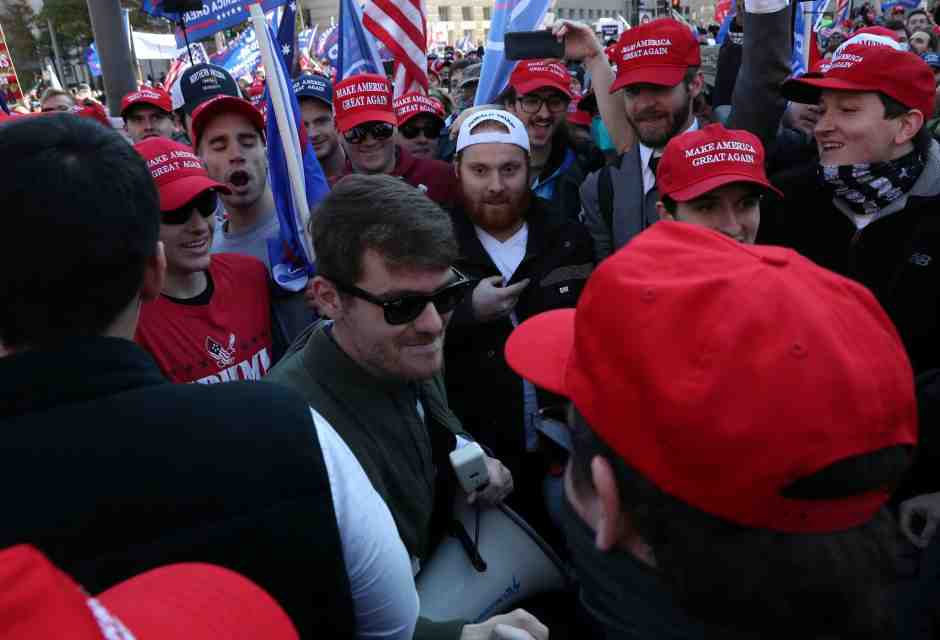 Il piccolo nazi Nick Fuentes ha rotto tutti i tabù sull'antisemitismo