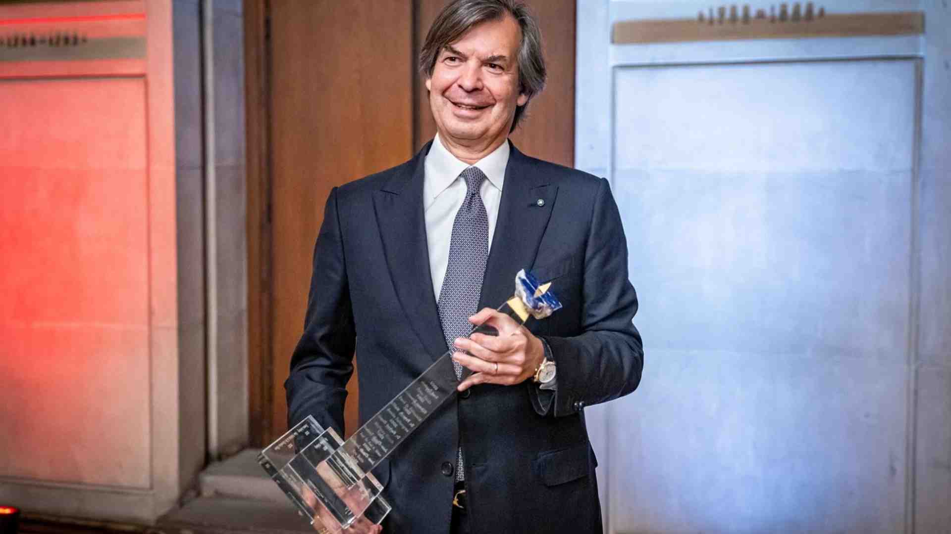 Le banche al contrattacco. Messina (Intesa Sanpaolo): "Non siamo condizionabili, il governo ci rispetti"