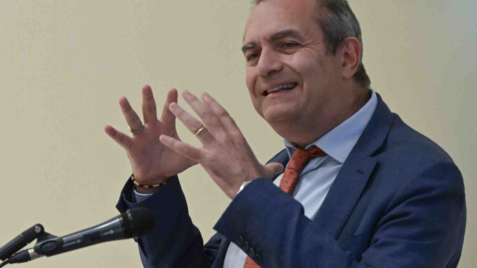 De Magistris: “Il ritorno di Emiliano in magistratura? Paradossale”