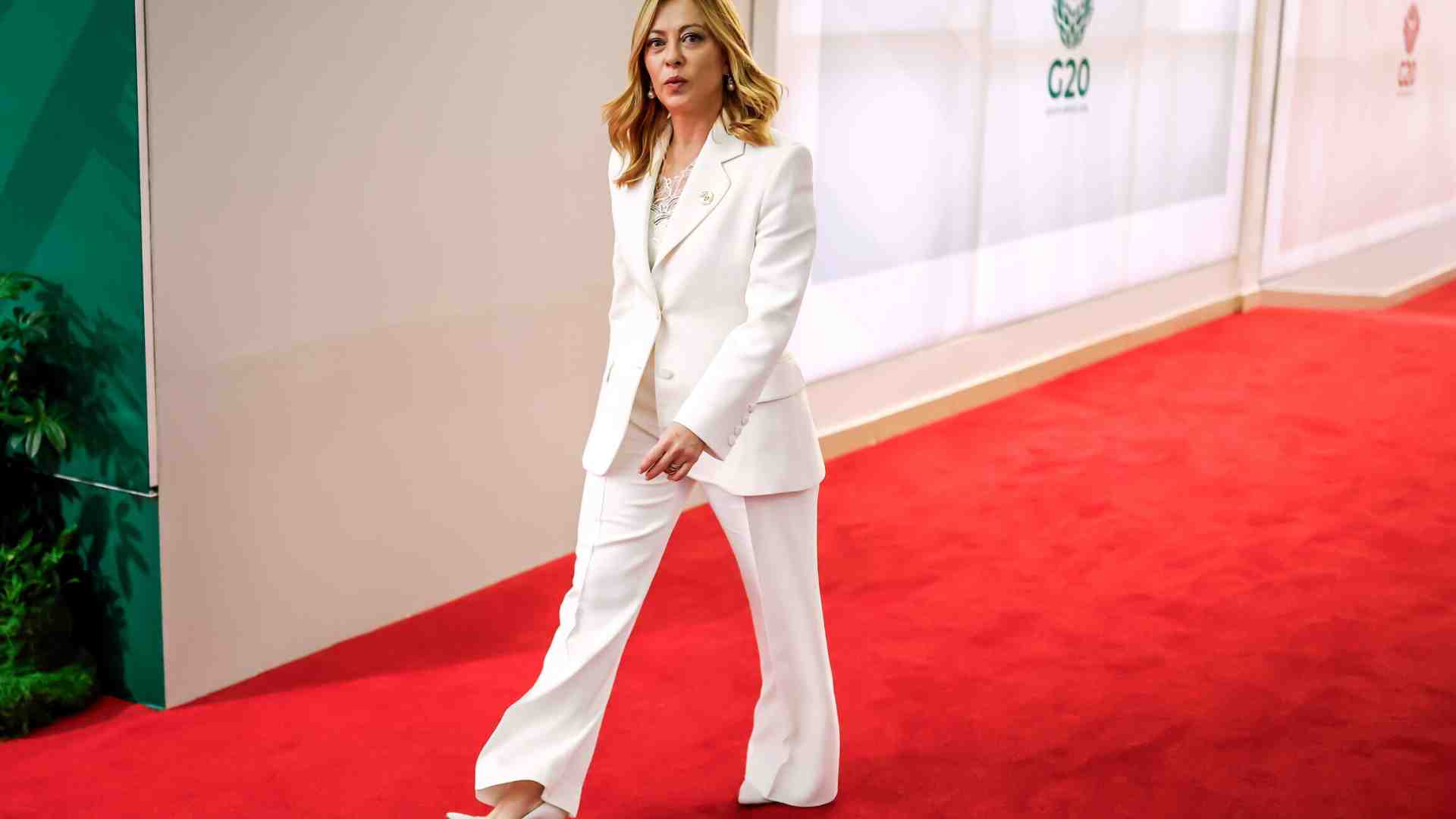 Meloni teme la “palude” di Salvini e i "giochi di palazzo" di Franceschini. Schlein la sfida per bruciare Conte