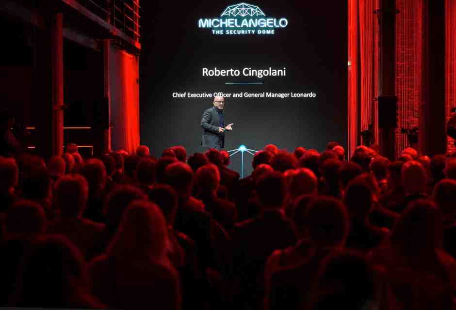 Leonardo lancia Michelangelo Dome, la cupola aerea per l'Italia. La polemica sulla leva militare