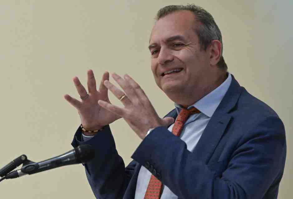 De Magistris: “Il ritorno di Emiliano in magistratura? Paradossale”