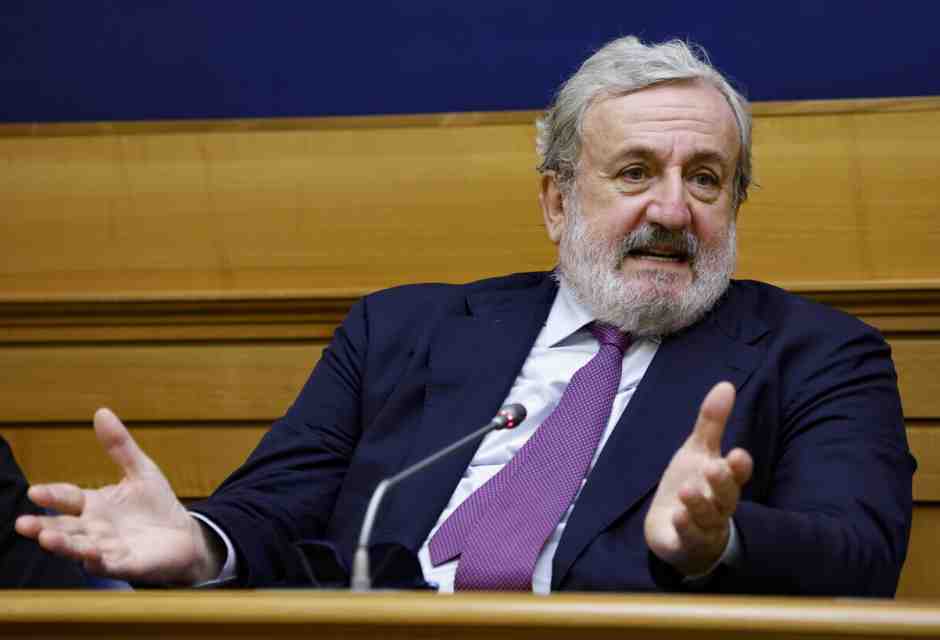 Emiliano, il pm. L'ex presidente della Puglia vuole tornare magistrato dopo 20 anni di politica