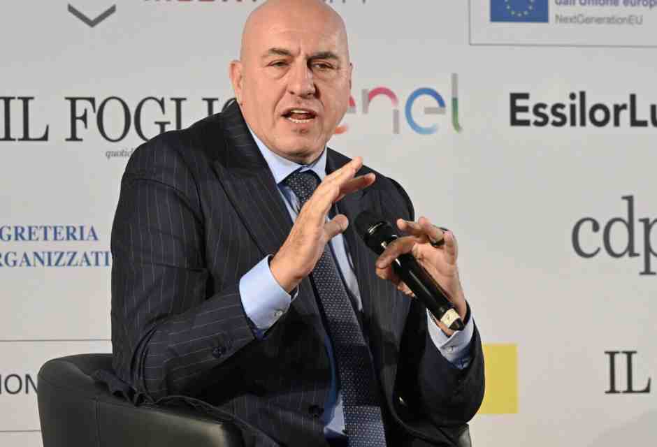 Crosetto: "Proporrò ddl per reintrodurre la leva militare". Ma Forza Italia frena: "Difficile, valutiamo"