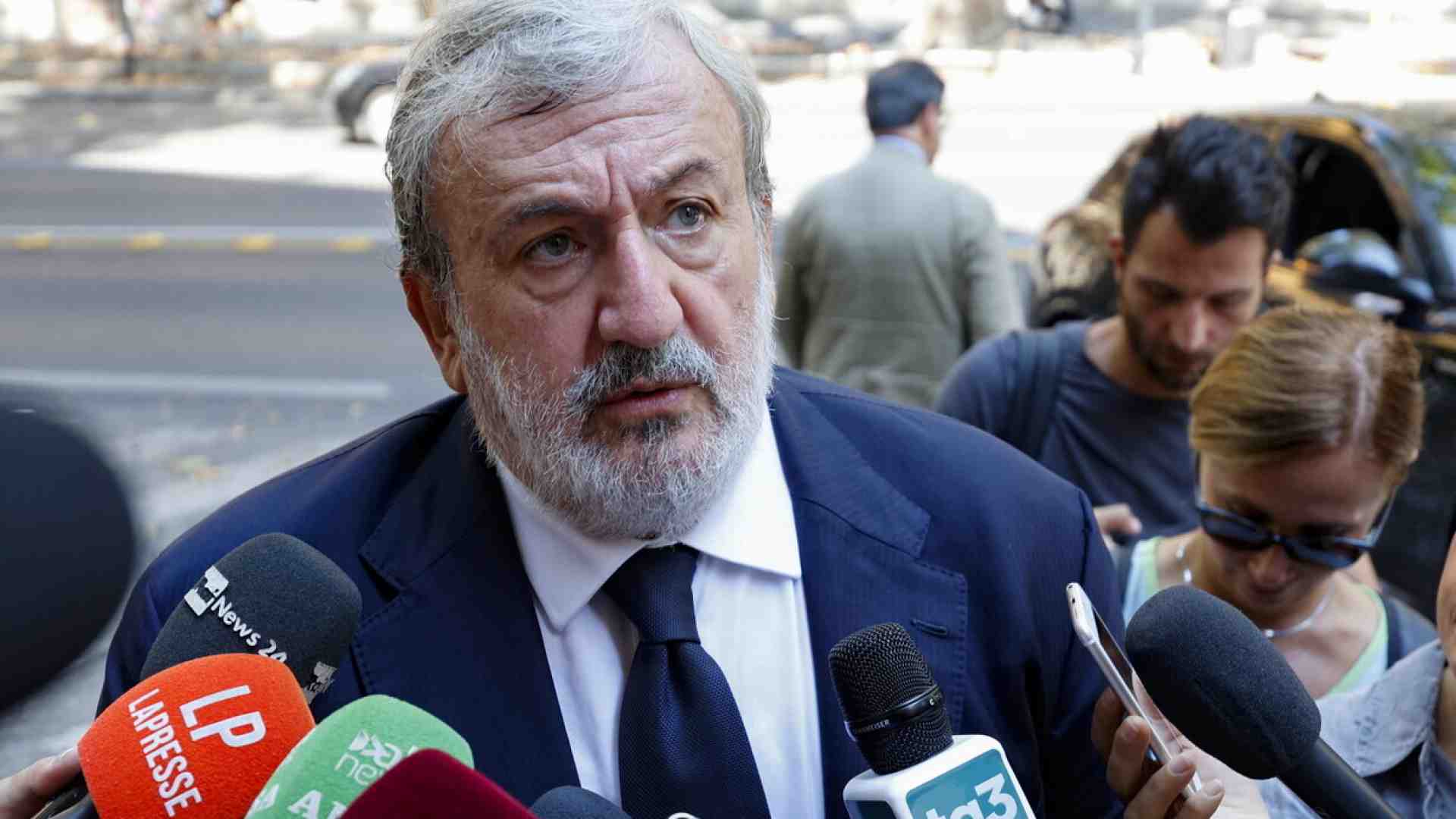 Il caso Emiliano e il silenzio dell’Anm