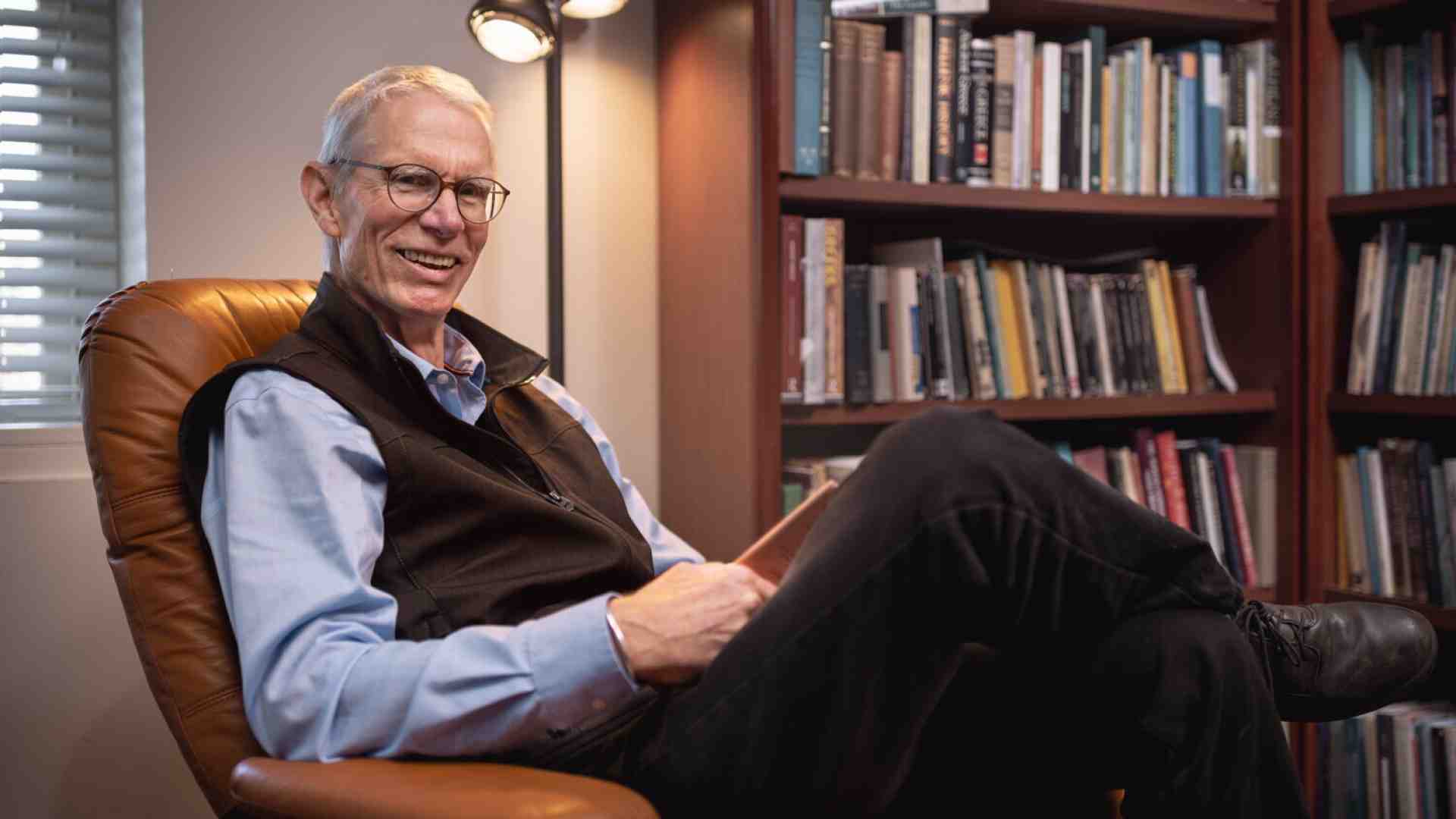 Democrazia significa ascoltare chi non la pensa come noi, ci dice Josiah Ober