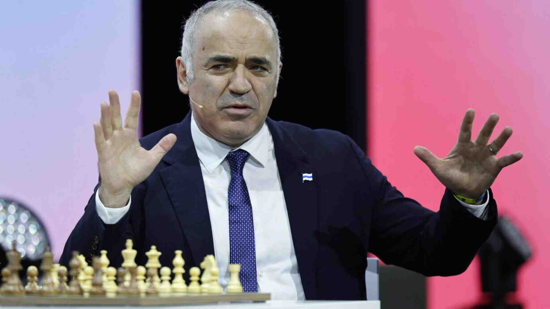 La Nato deve tutto al sacrificio dell’Ucraina, dice Kasparov