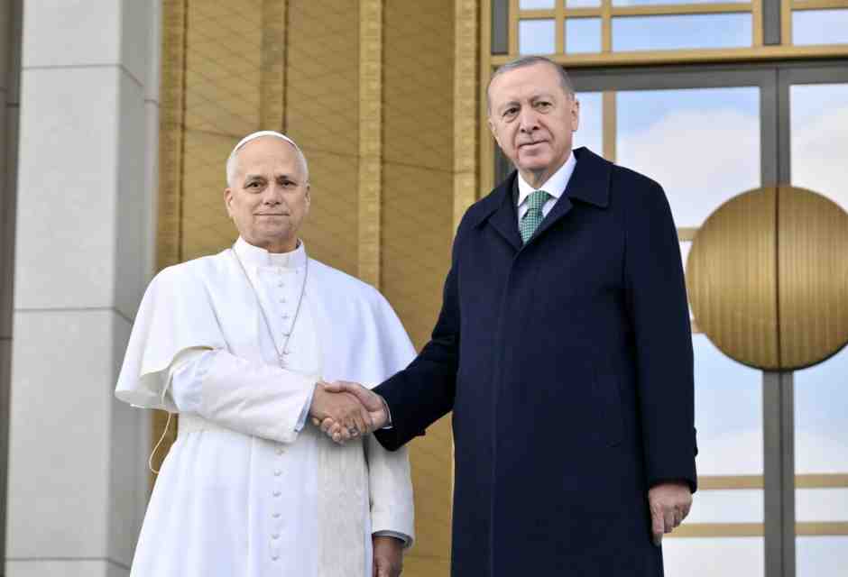 Il Papa va da Erdogan e ricorda il ruolo dei cristiani