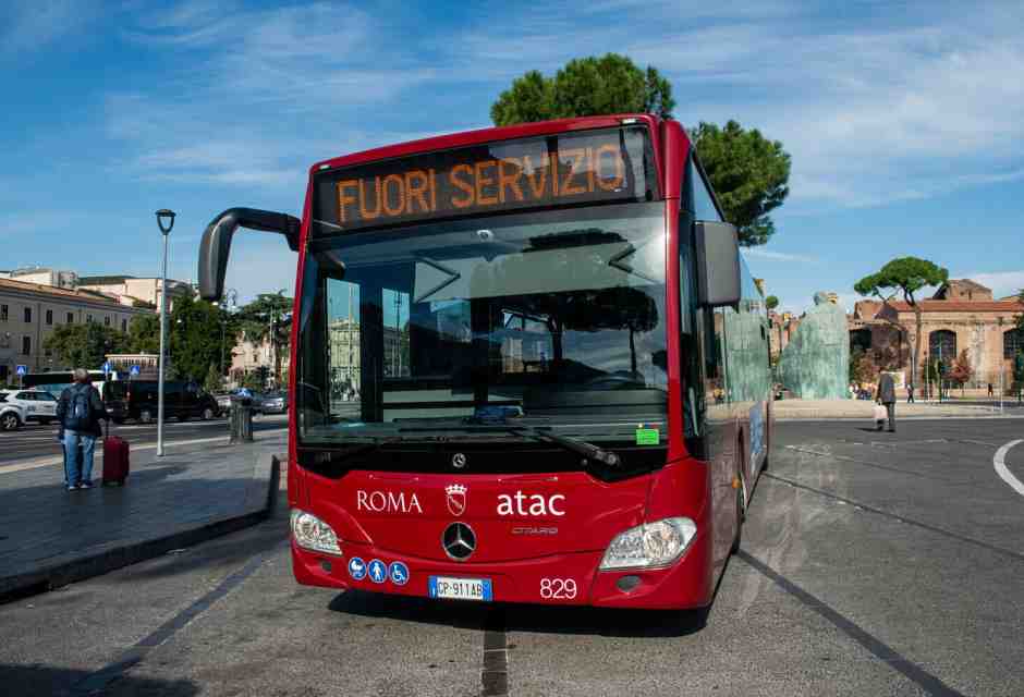 Sciopero generale: oggi possibili disagi per trasporti, scuola e informazione