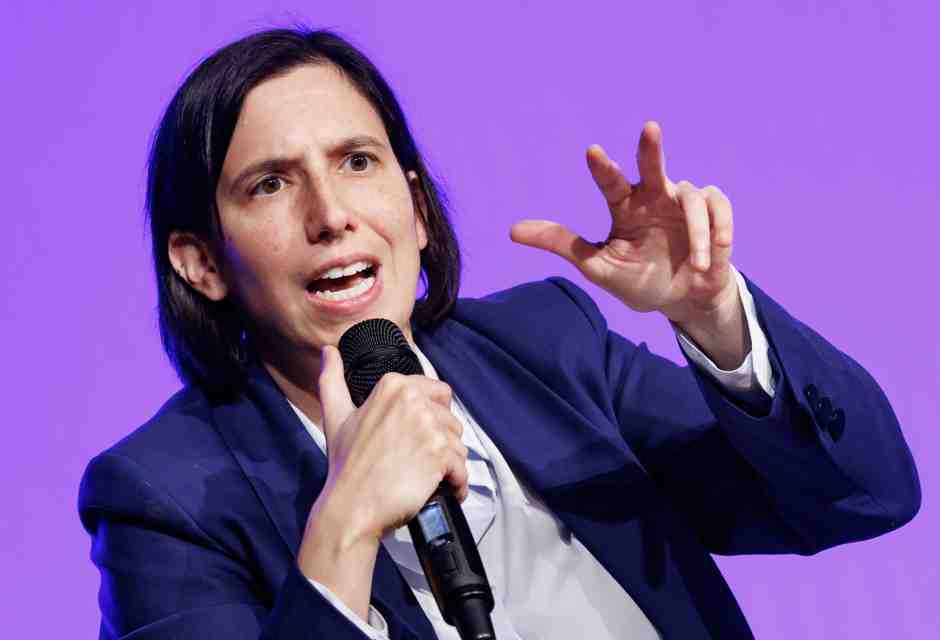 Schlein accelera: all'assemblea Pd pensa all'incoronazione come candidata premier. L'insidia è lo statuto