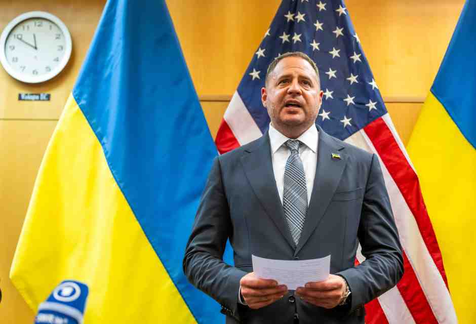 Zelensky perde il suo negoziatore e braccio destro Yermak