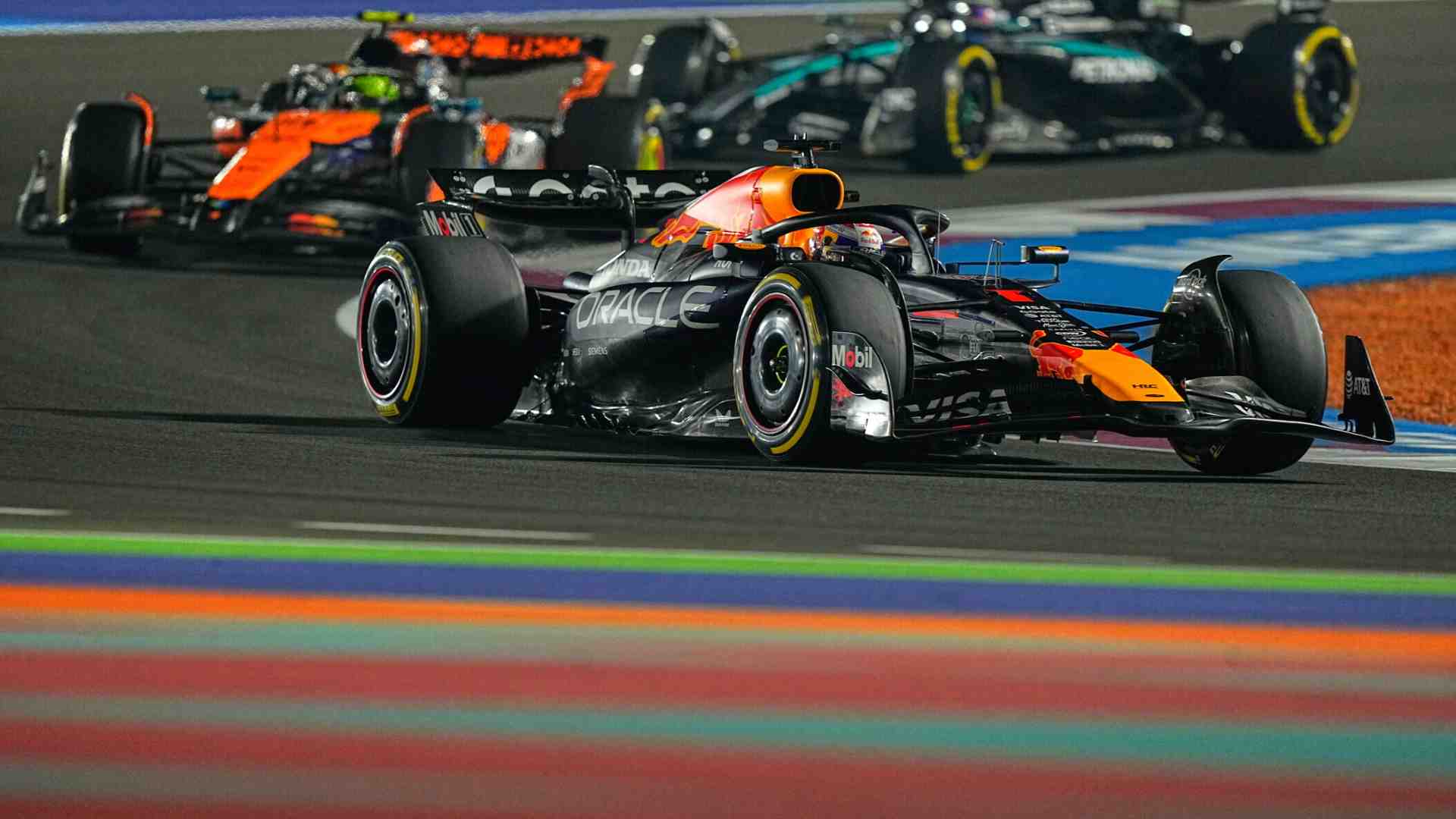 Ferrari giù dal podio e McLaren indecisa: Mondiale aperto ad Abu Dhabi