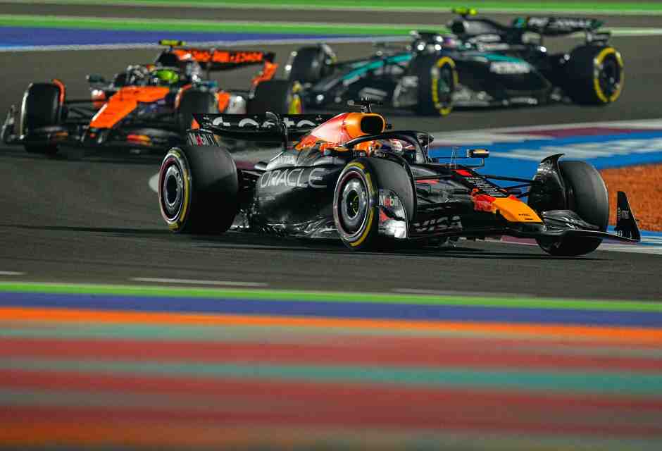 Ferrari giù dal podio e McLaren indecisa: Mondiale aperto ad Abu Dhabi