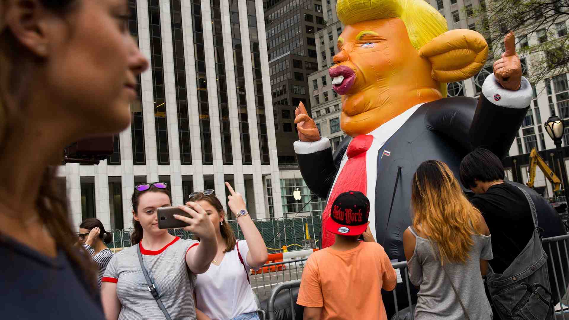 Manicomio Trump. I danni del linguaggio psichiatrico usato come arma politica