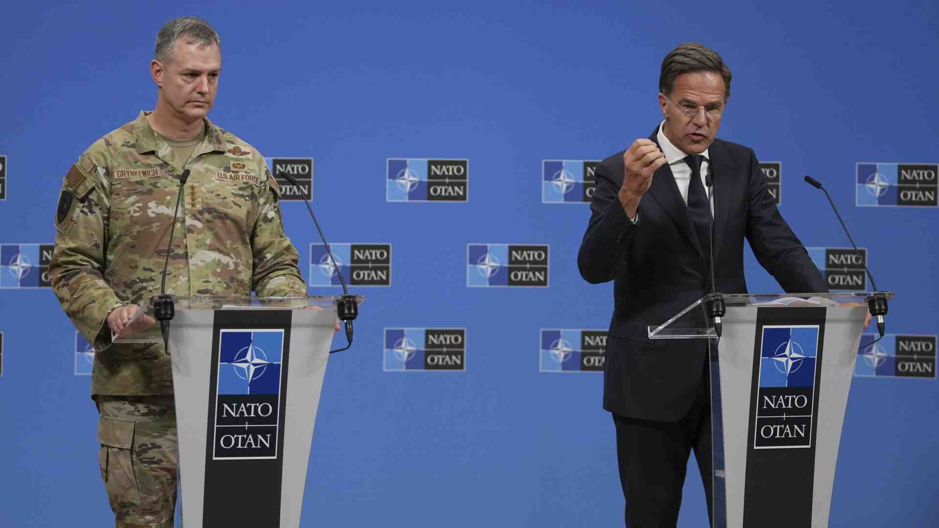 Così la Nato si prepara a rispondere in modo più attivo alla guerra ibrida di Mosca