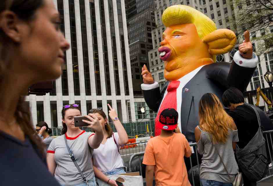 Manicomio Trump. I danni del linguaggio psichiatrico usato come arma politica