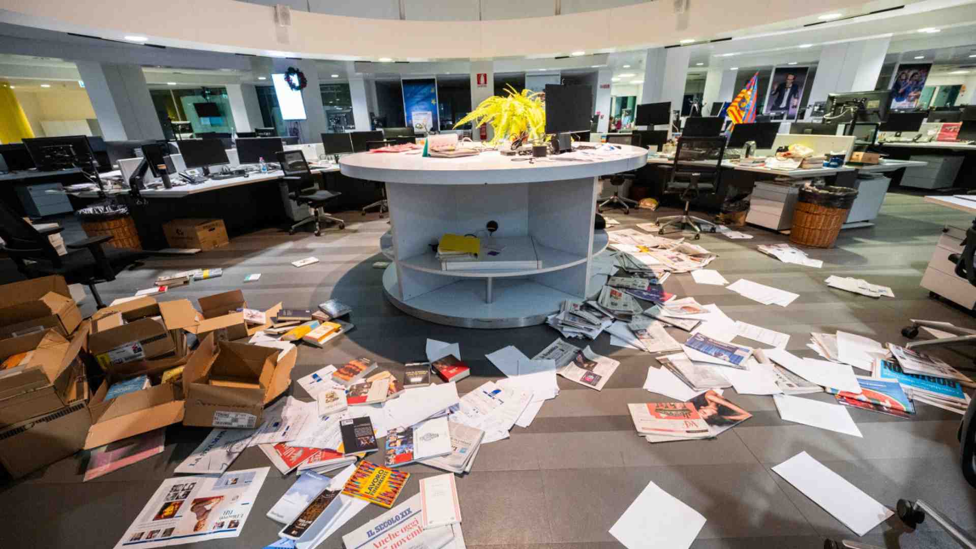 I ragazzi che hanno assaltato la Stampa sembrano usciti da un museo