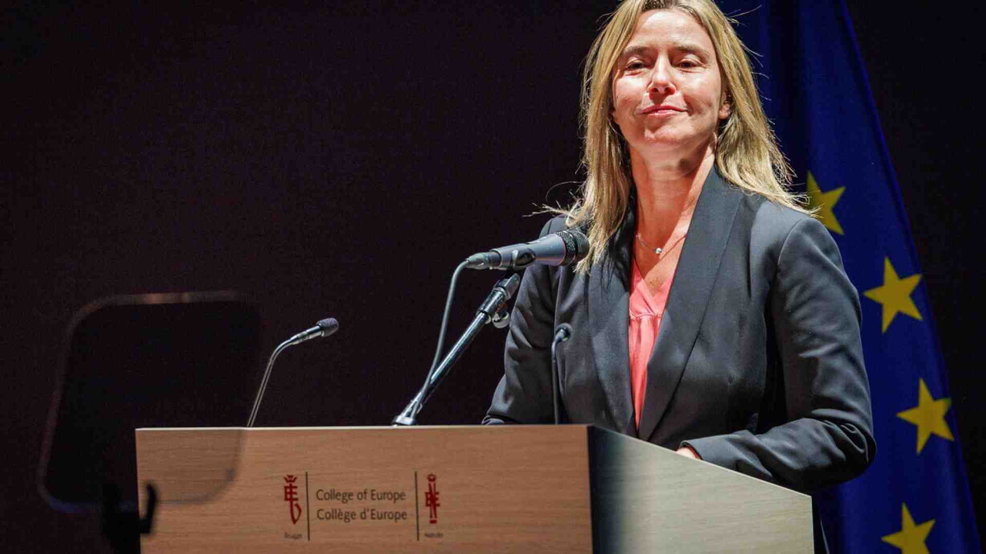 Cosa sappiamo del fermo dell'ex ministra Federica Mogherini e dell'ex ambasciatore Sannino