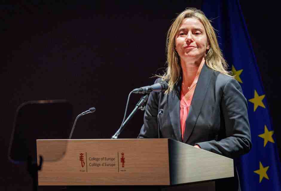 Cosa sappiamo del fermo dell'ex ministra Federica Mogherini e dell'ex ambasciatore Sannino