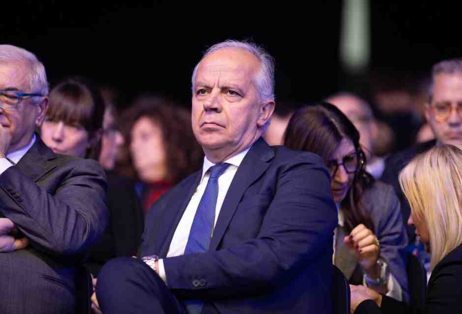 Piantedosi e il dizionario della sinistra che “ammicca”