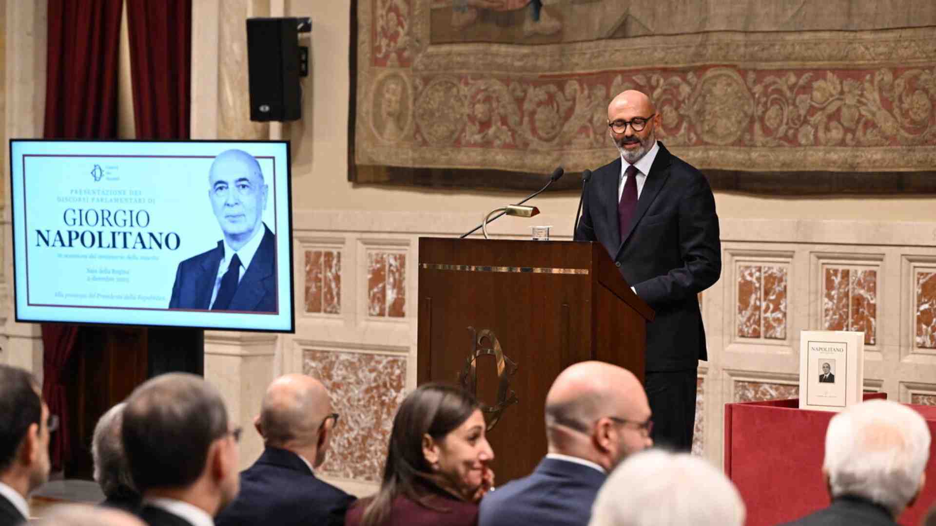 L'autorevolezza, il vigore e la redazione scrupolosa dei discorsi. Giulio Napolitano ricorda il padre Giorgio