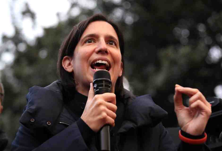 Un’assemblea per blindarsi: il 14 dicembre Schlein si autoincorona leader