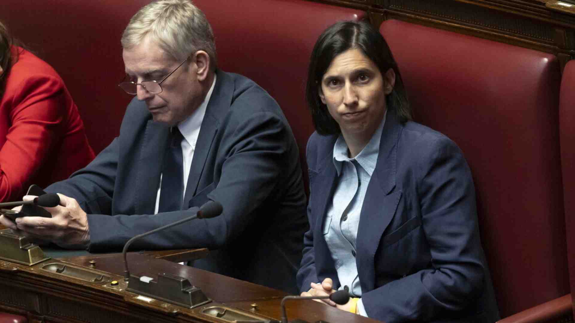 Più che immaginare "un'altra storia per l'umanità" sarebbe meglio fare un programma