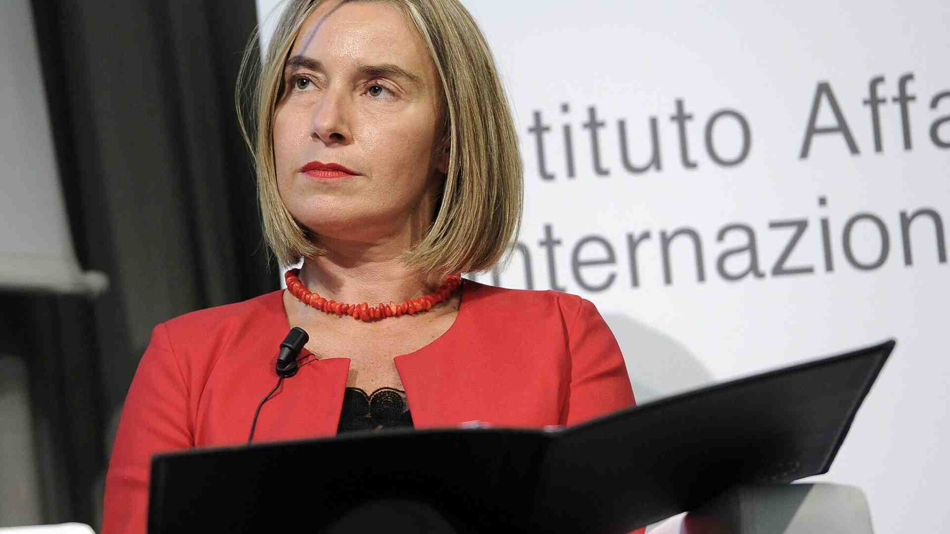 Il passo indietro di Mogherini: dopo l'inchiesta, lascia la guida del Collegio d'Europa